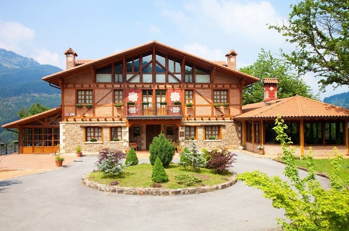 Logis Hotel Spa Etxegana,